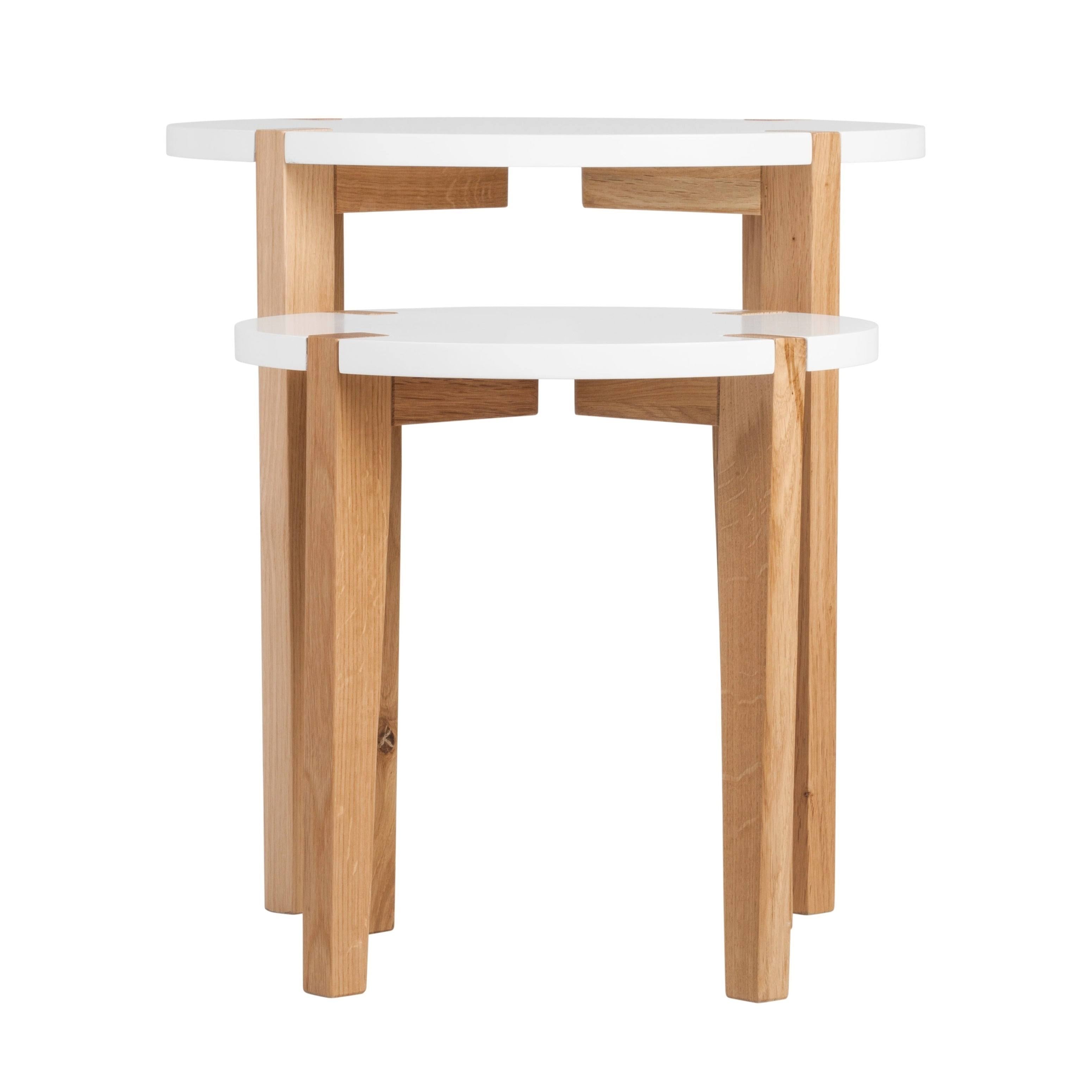 White Oak Round Nesting Side Tables (Set of 2) E772675