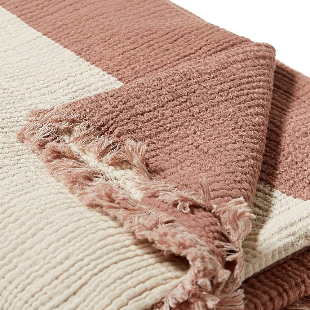 Cappuccino Crinkle Stripe Plaid 210 x 150 cm Q43371