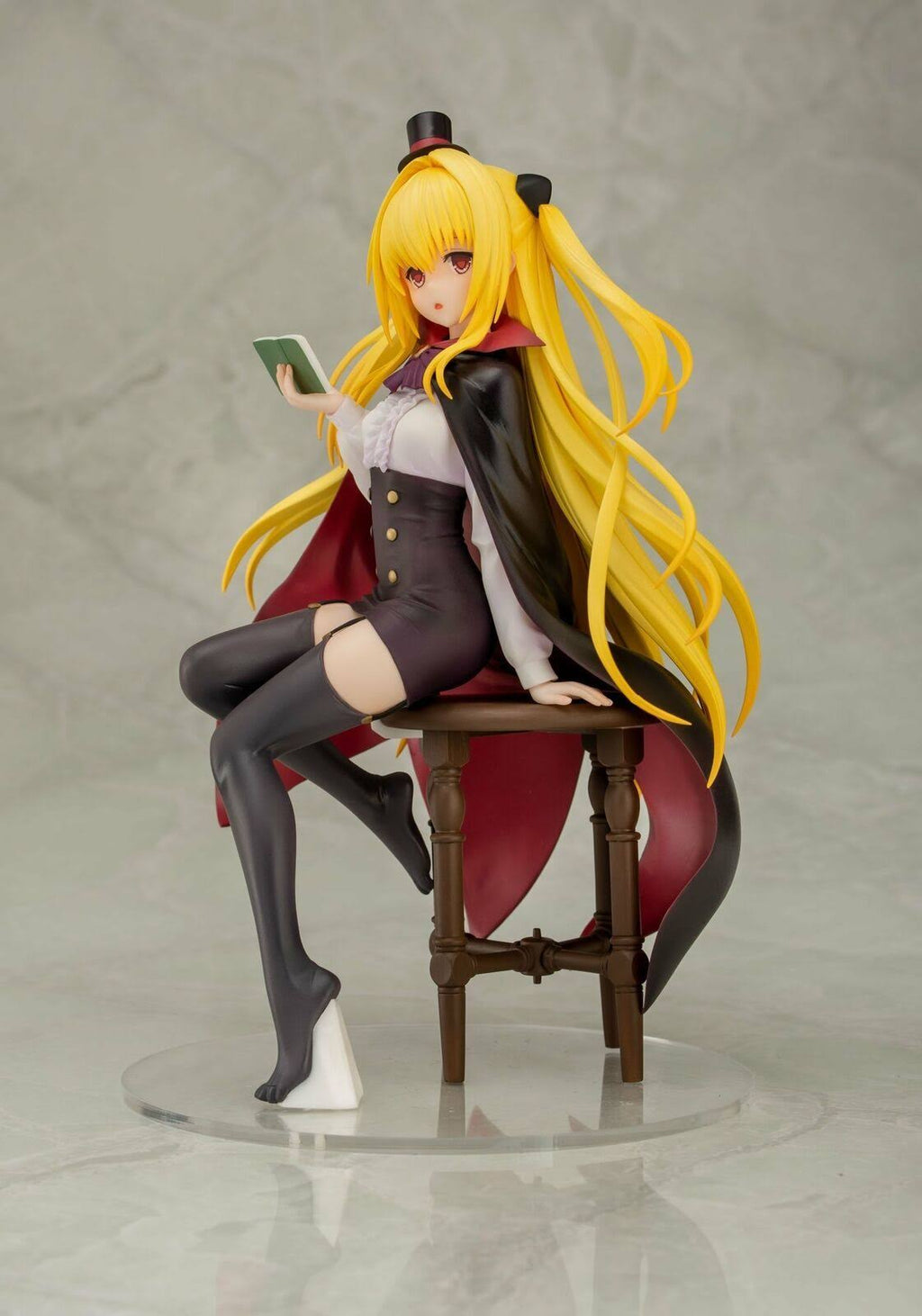 1/7 Scale Figure F462