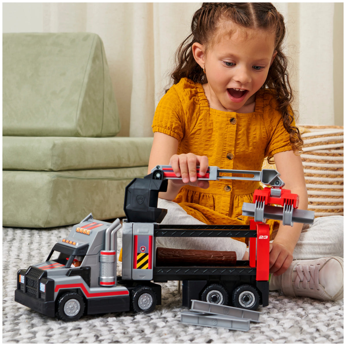 Al’s Deluxe Big Truck Toy with Moveable Claw Arm and Accessories G731