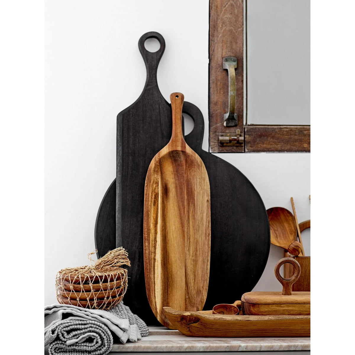 Acacia Wood Round Cutting Board P970
