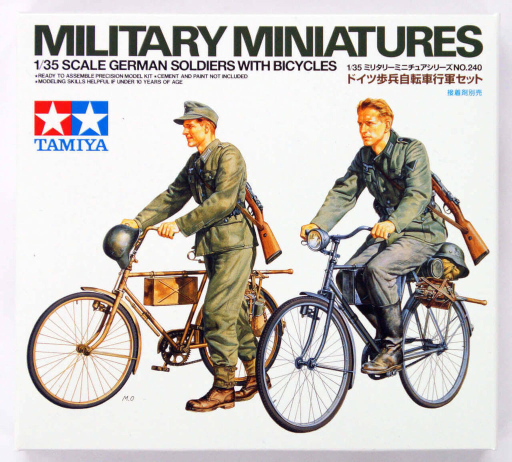 German Soldiers with Bicycles 1/35 scale kit R22973