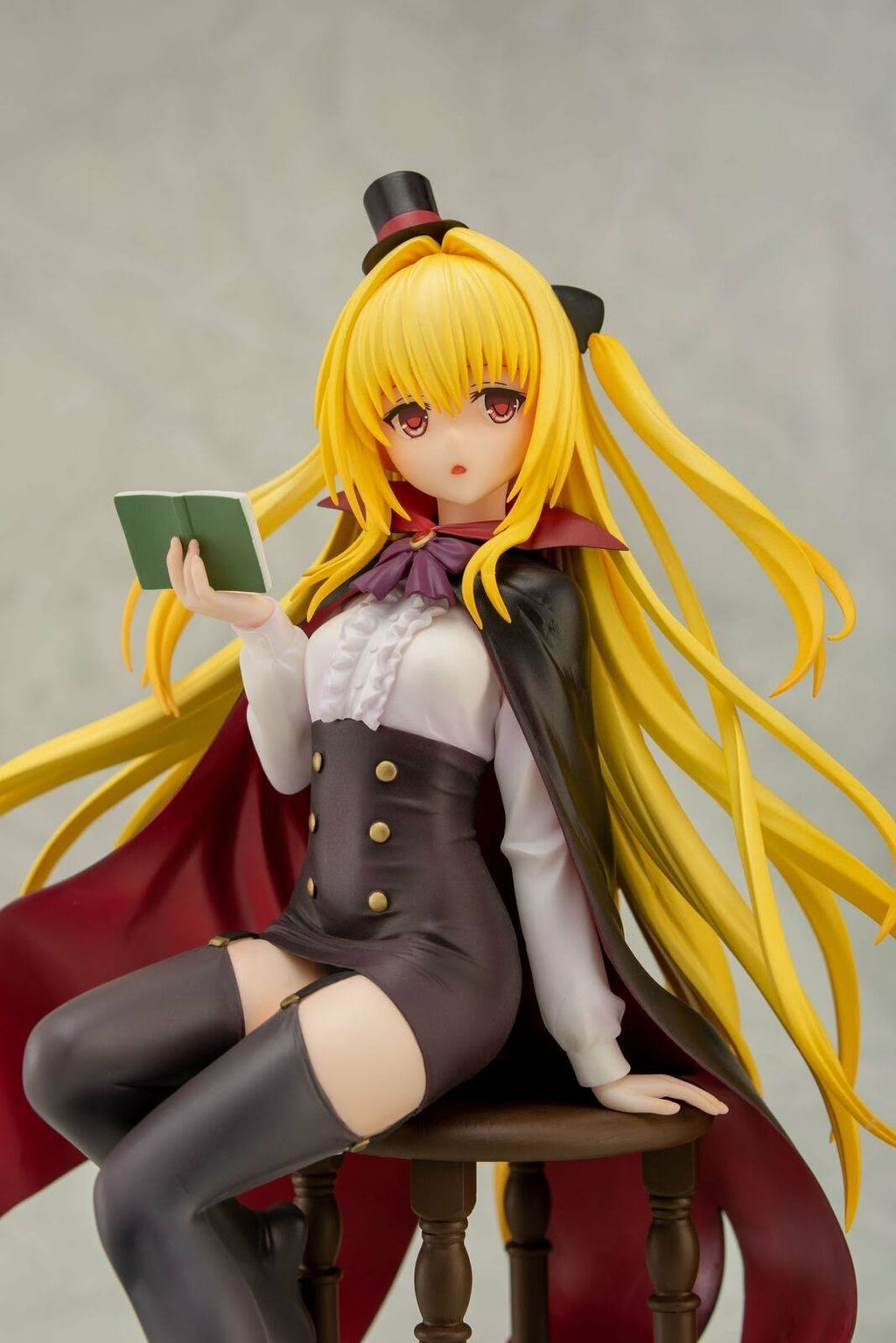 1/7 Scale Figure F462