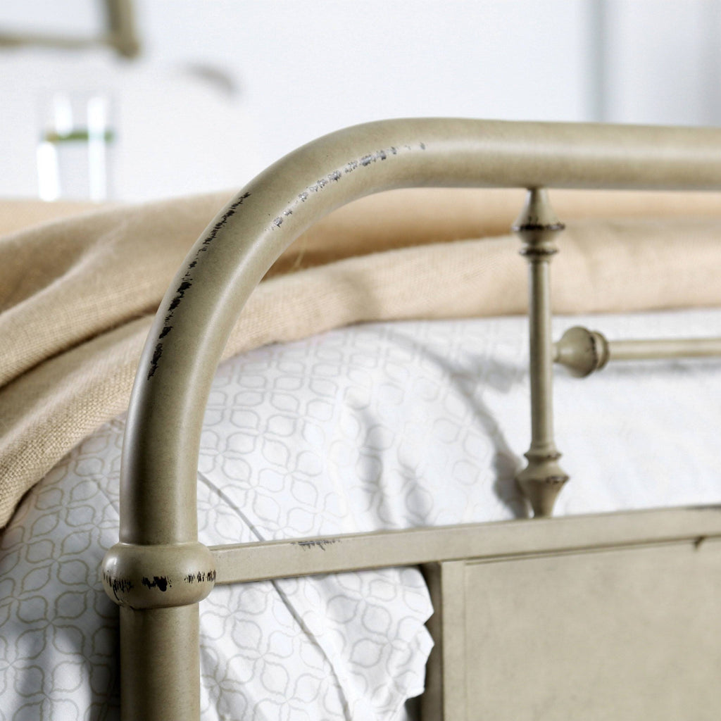 Queen Metal Bed V53551