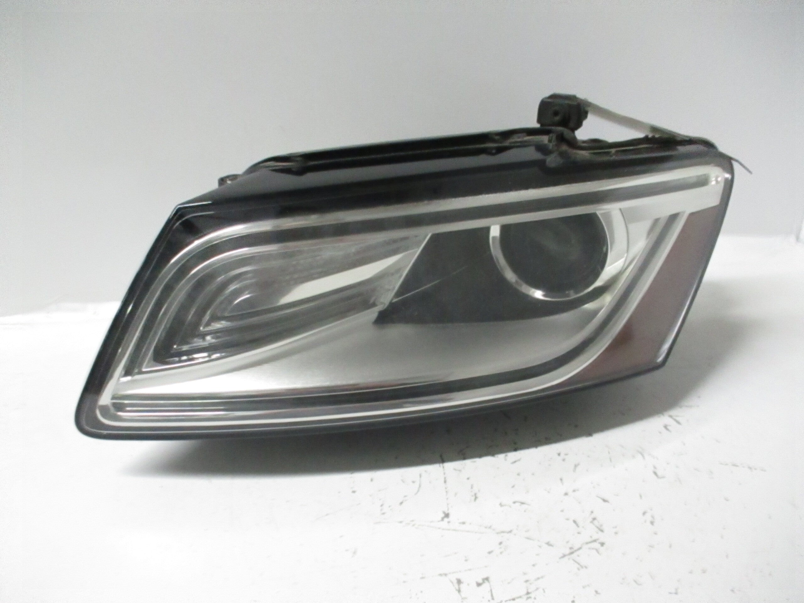 Pre-Owned Audi Q5 Driver LH Head Light Lamp O361520