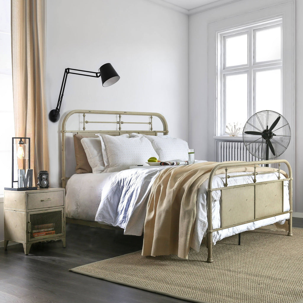Queen Metal Bed V53551
