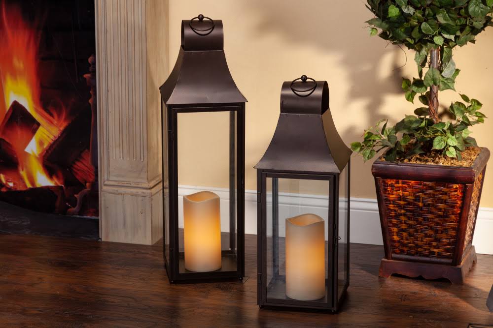 Bronze Brown Metal Lantern with Glass Panes O724344