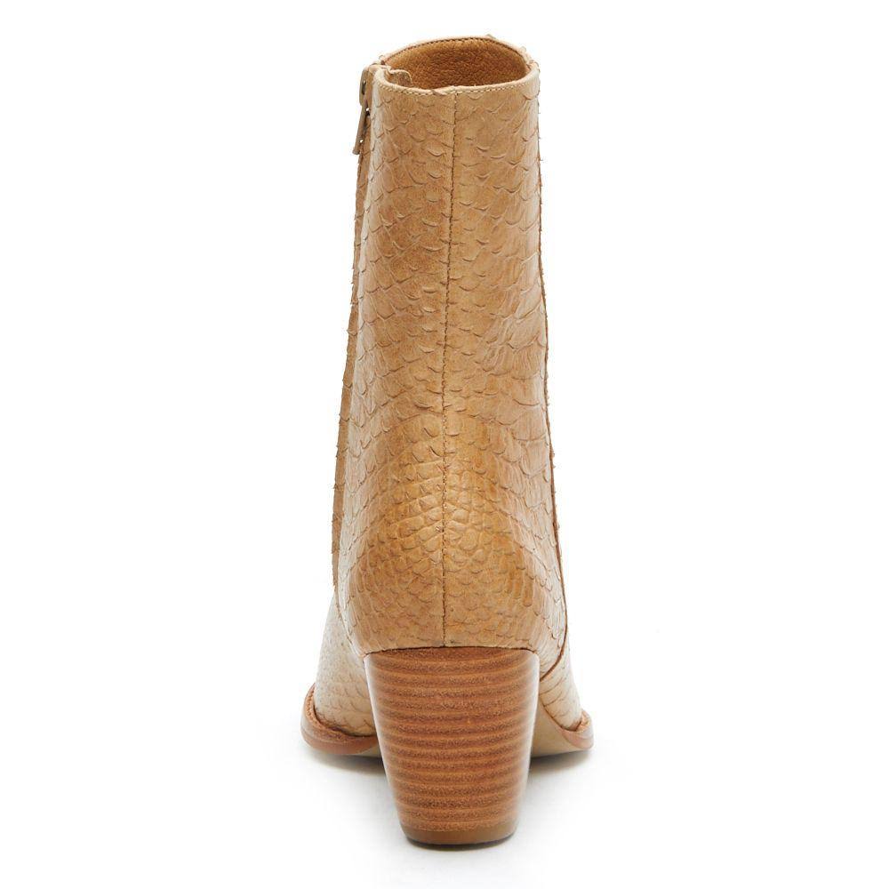 Tan Snake 9 G237